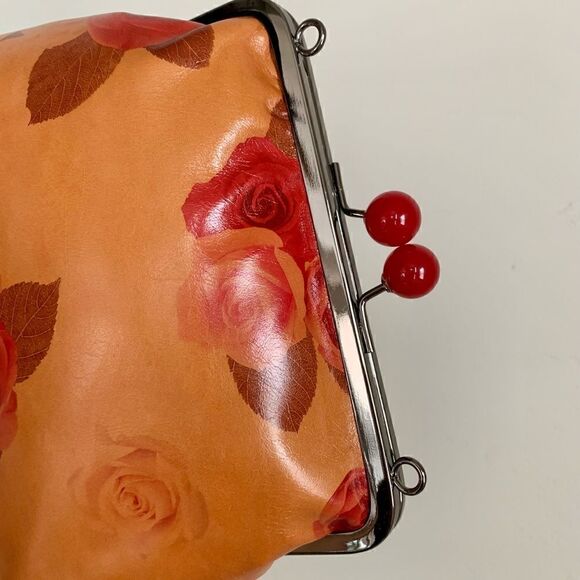 Handmade Genuine Leather Rose Print, Cherry Kisslock Purse/Wristlet/Crossbody - Picture 14 of 16
